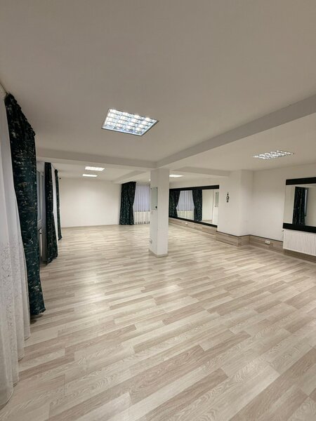 Doamna Ghica aproape de rond Doamna Ghica si Parc Plumbuita